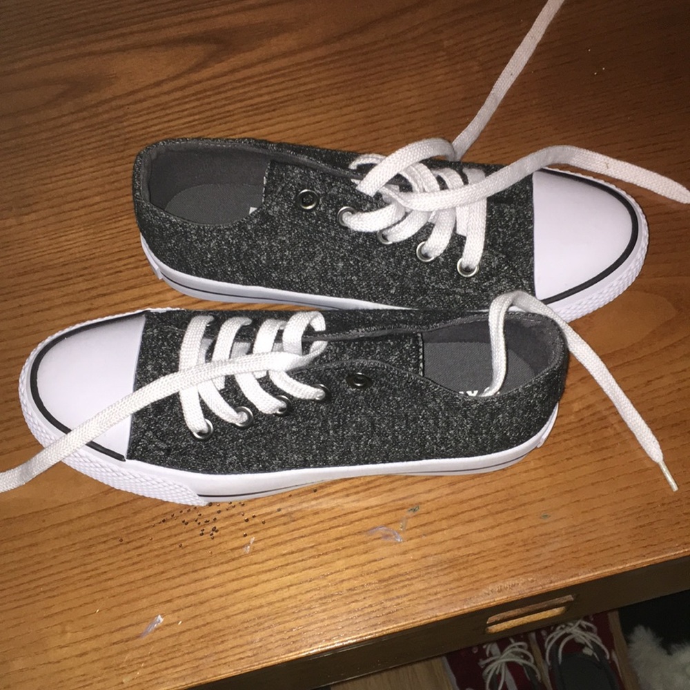 Air walk “converses”